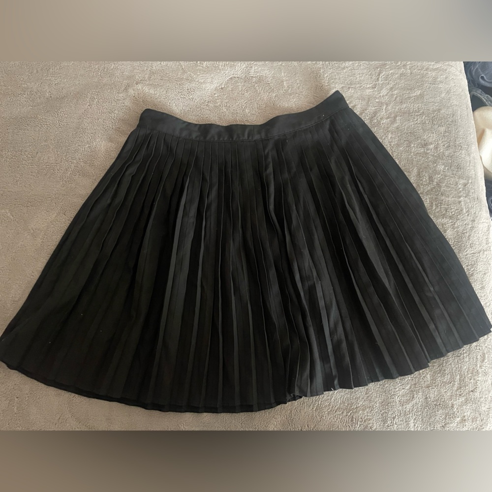 Pleated skirt